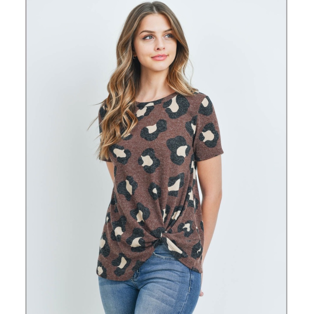 Mocha Leopard Print Short Sleeve Side Knotted Hem Top - Picture 2 of 6